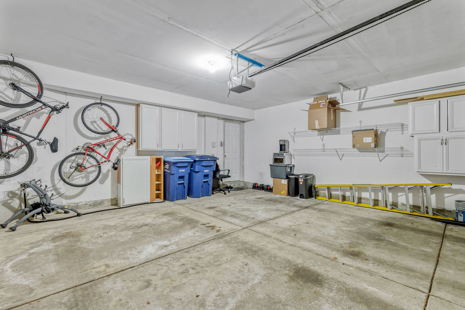 760 Hanbury Drive, Des Plaines, IL 60016
