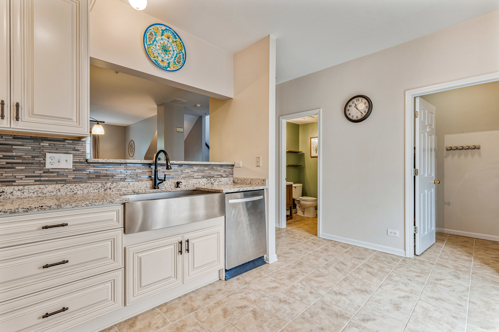 760 Hanbury Drive, Des Plaines, IL 60016