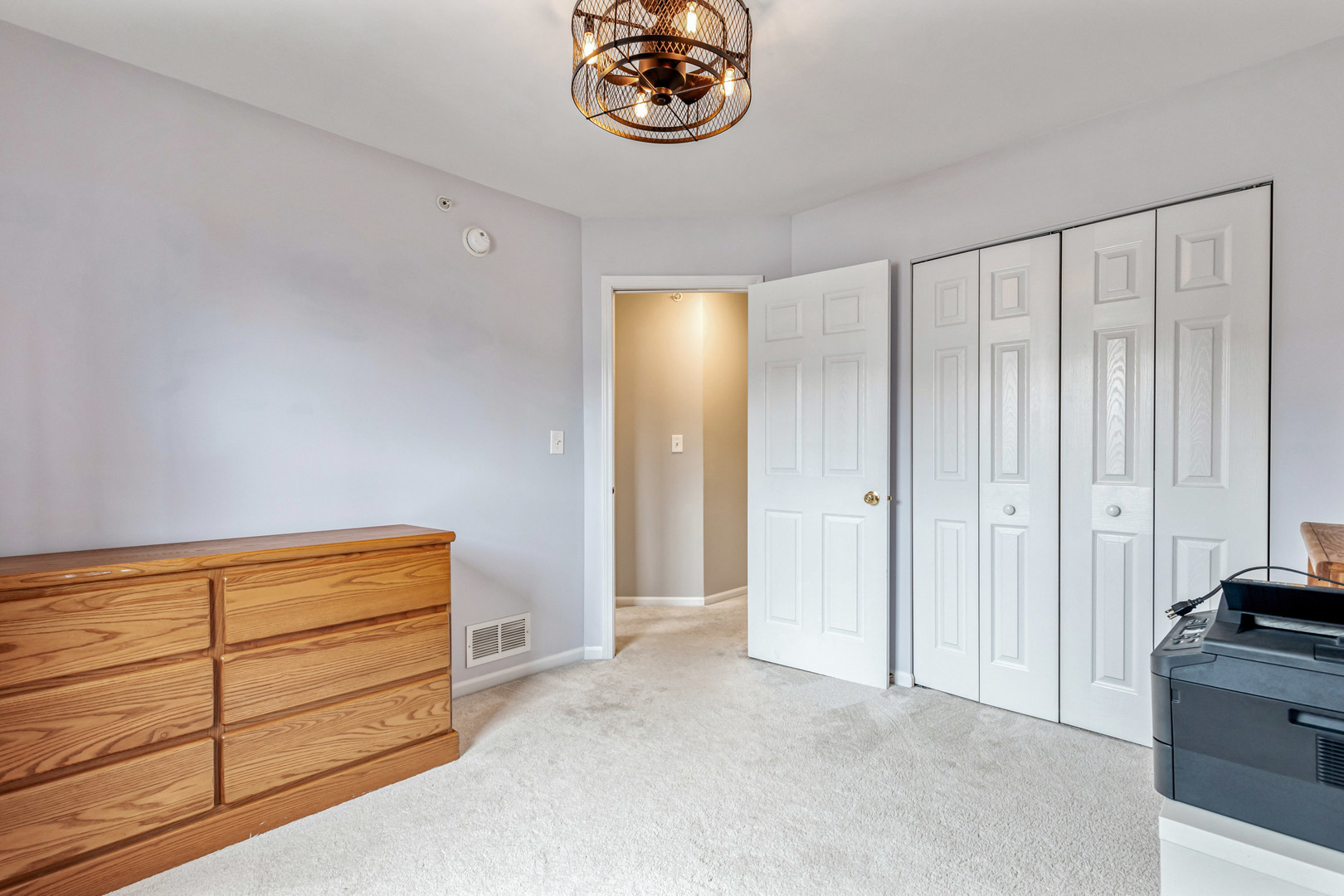 760 Hanbury Drive, Des Plaines, IL 60016