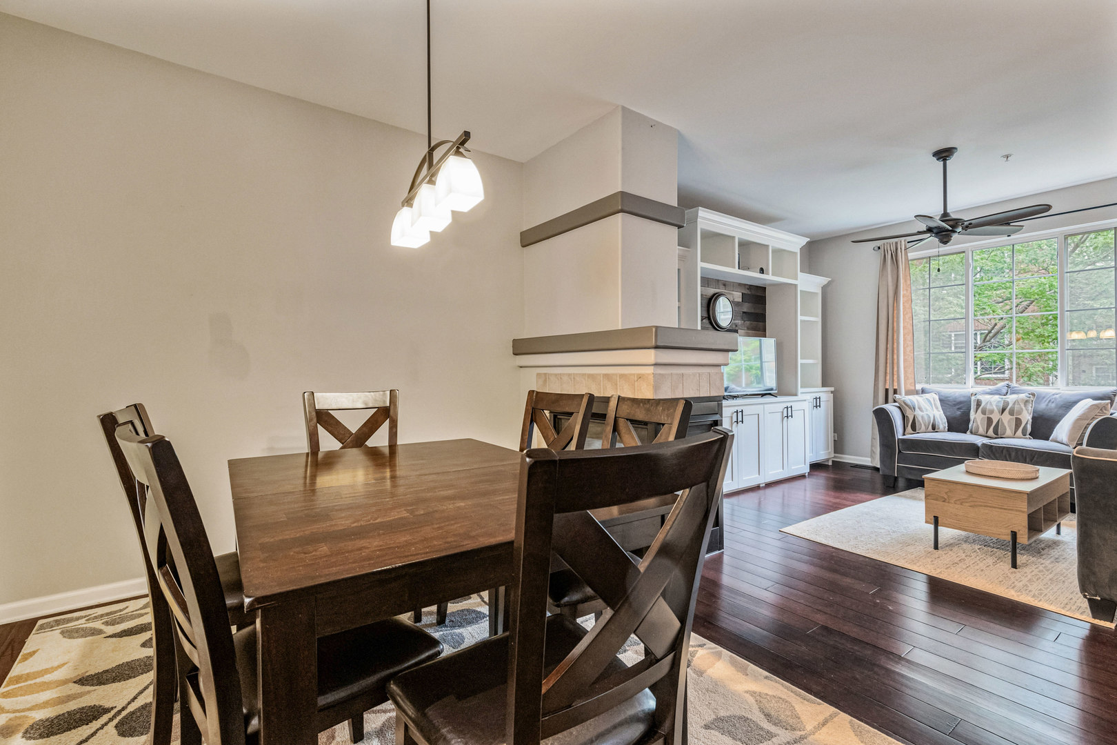 760 Hanbury Drive, Des Plaines, IL 60016