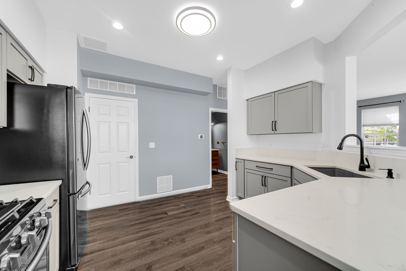 121 W Park Avenue #A, Sugar Grove, IL 60554