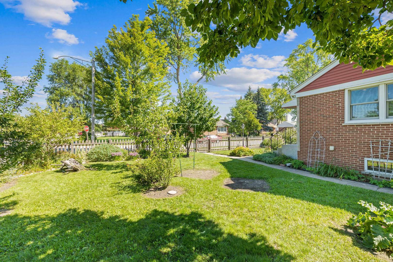 1265 S Wolf Road, Des Plaines, IL 60018
