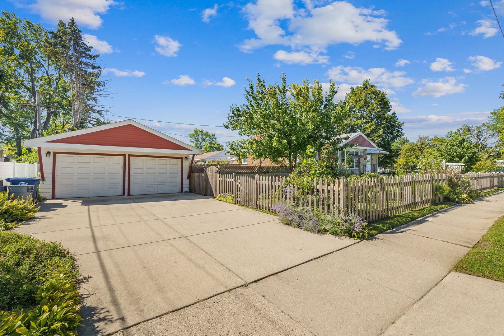1265 S Wolf Road, Des Plaines, IL 60018