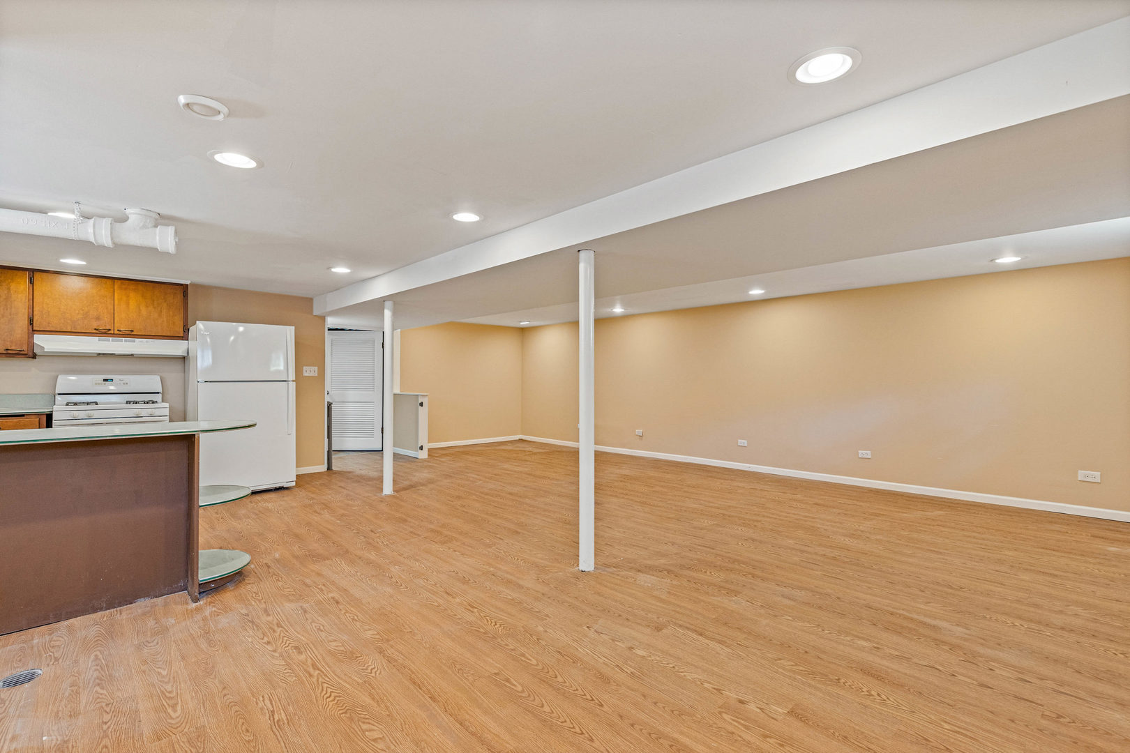 1265 S Wolf Road, Des Plaines, IL 60018