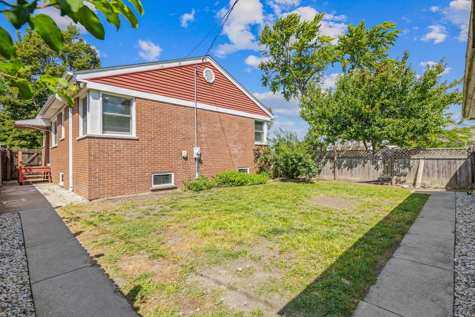1265 S Wolf Road, Des Plaines, IL 60018