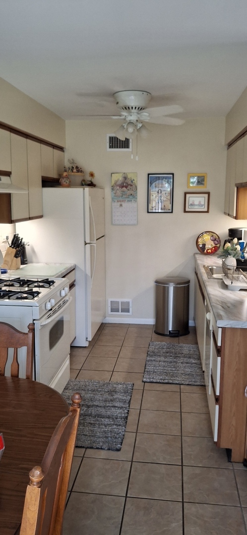 1244 Nova Court #1244, Wheeling, IL 60090