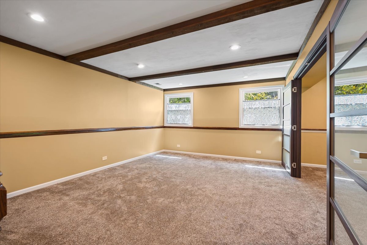 371 Larchmont Court, Naperville, IL 60565