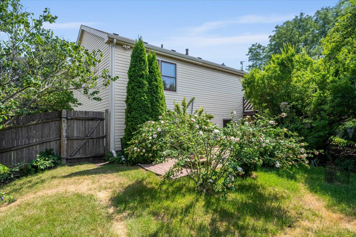 371 Larchmont Court, Naperville, IL 60565