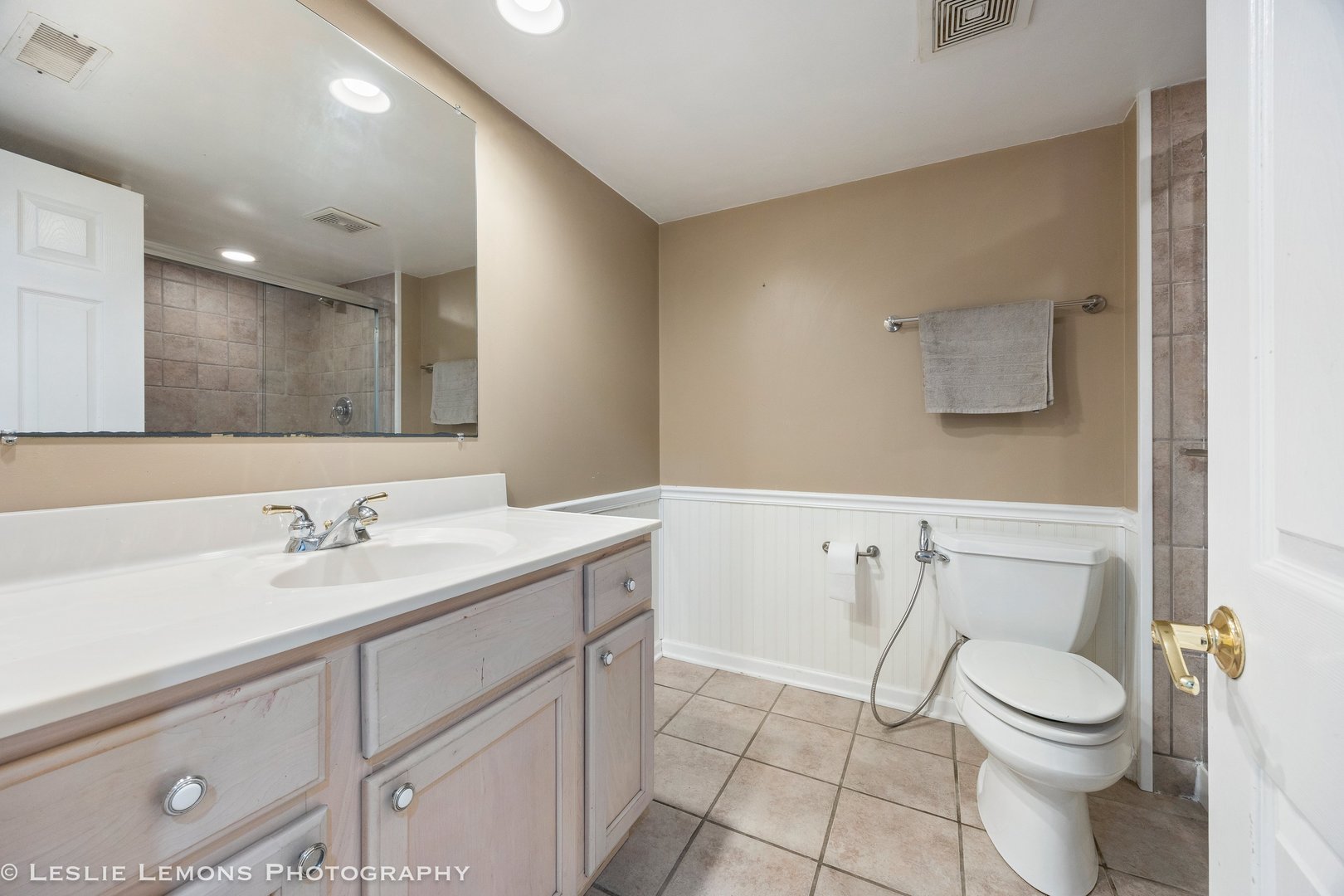 6 Flowerfield Court, Lake In The Hills, IL 60156