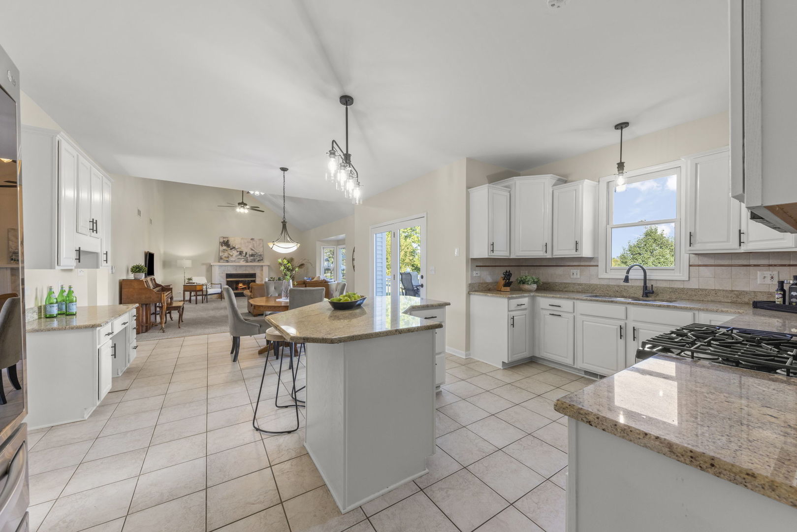 4112 SCHILLINGER Drive, Naperville, IL 60564