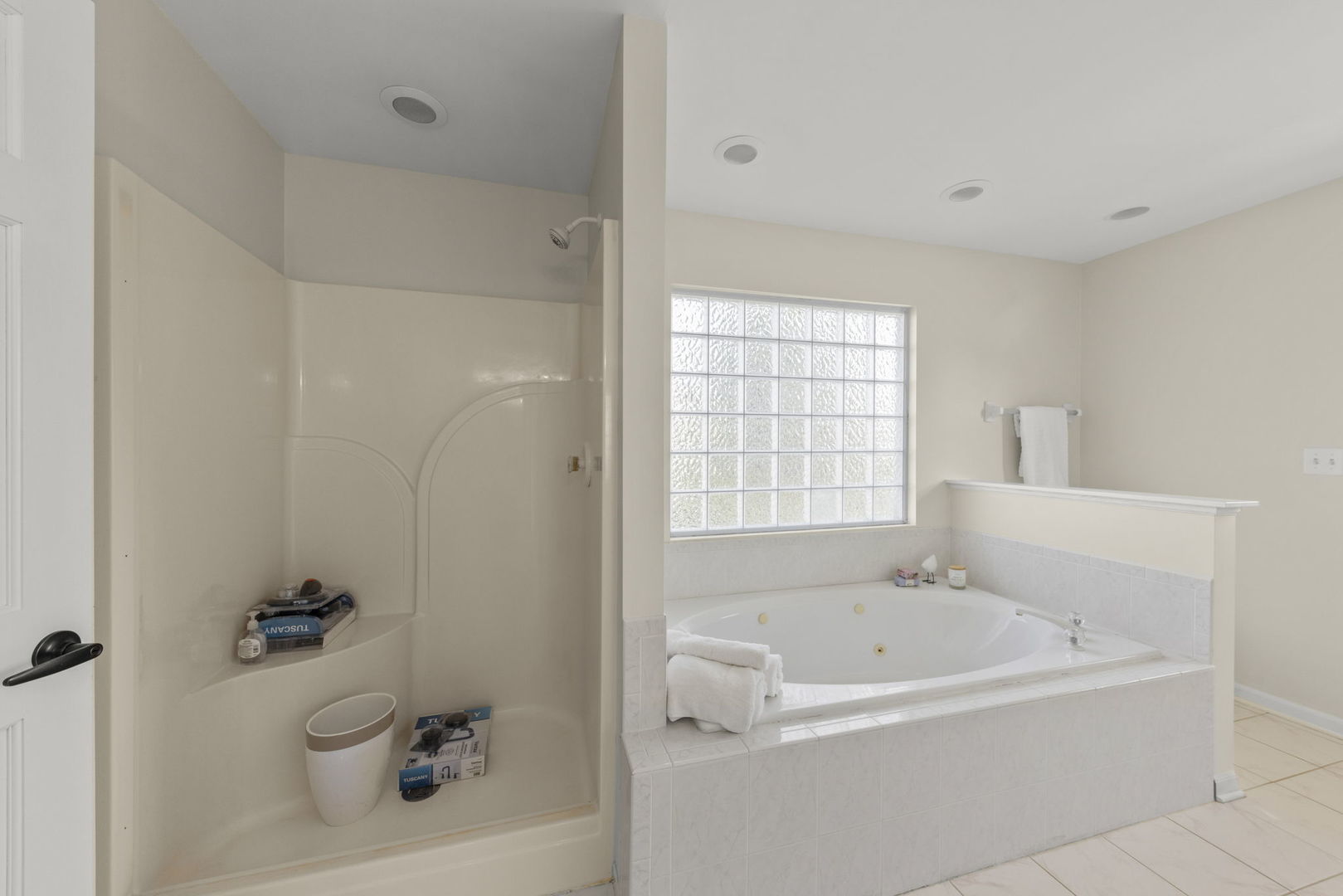 4112 SCHILLINGER Drive, Naperville, IL 60564