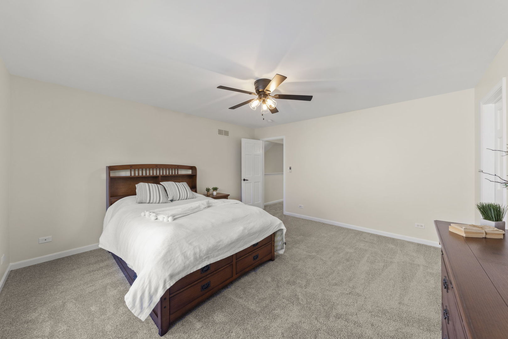 4112 SCHILLINGER Drive, Naperville, IL 60564