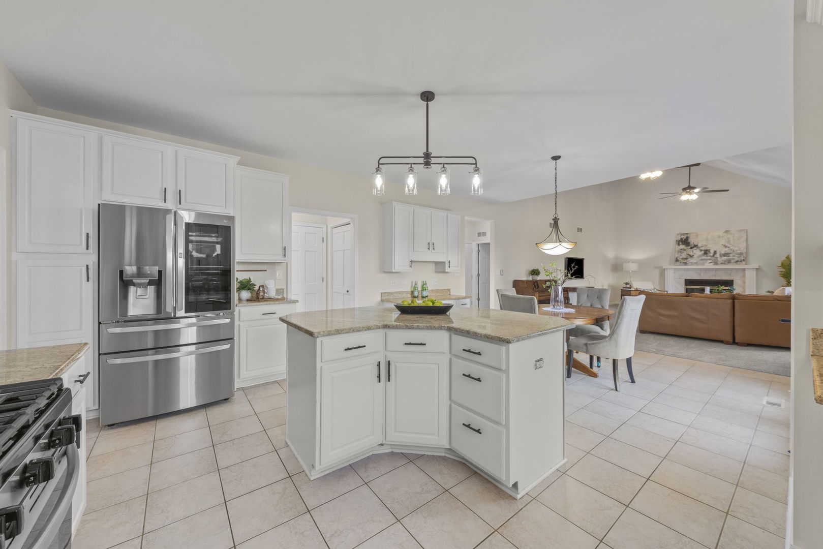 4112 SCHILLINGER Drive, Naperville, IL 60564