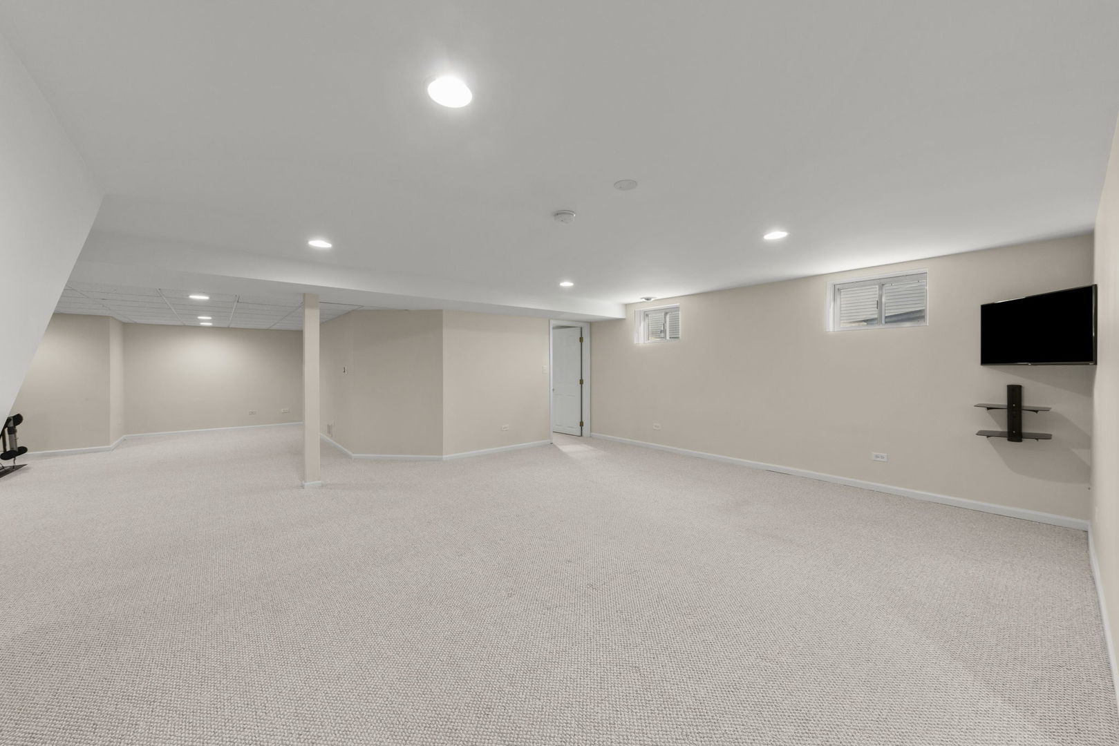 4112 SCHILLINGER Drive, Naperville, IL 60564