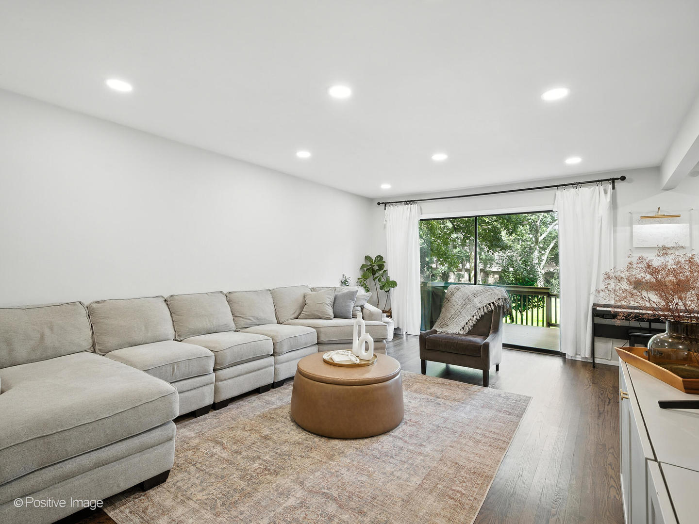 2S761 THERESA Court #761, Oak Brook, IL 60523