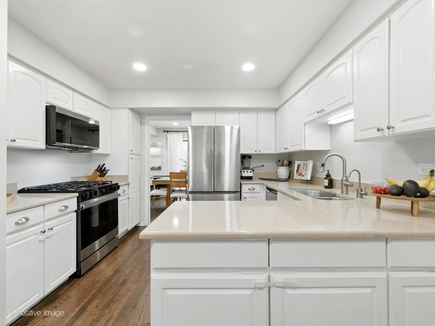 2S761 THERESA Court #761, Oak Brook, IL 60523