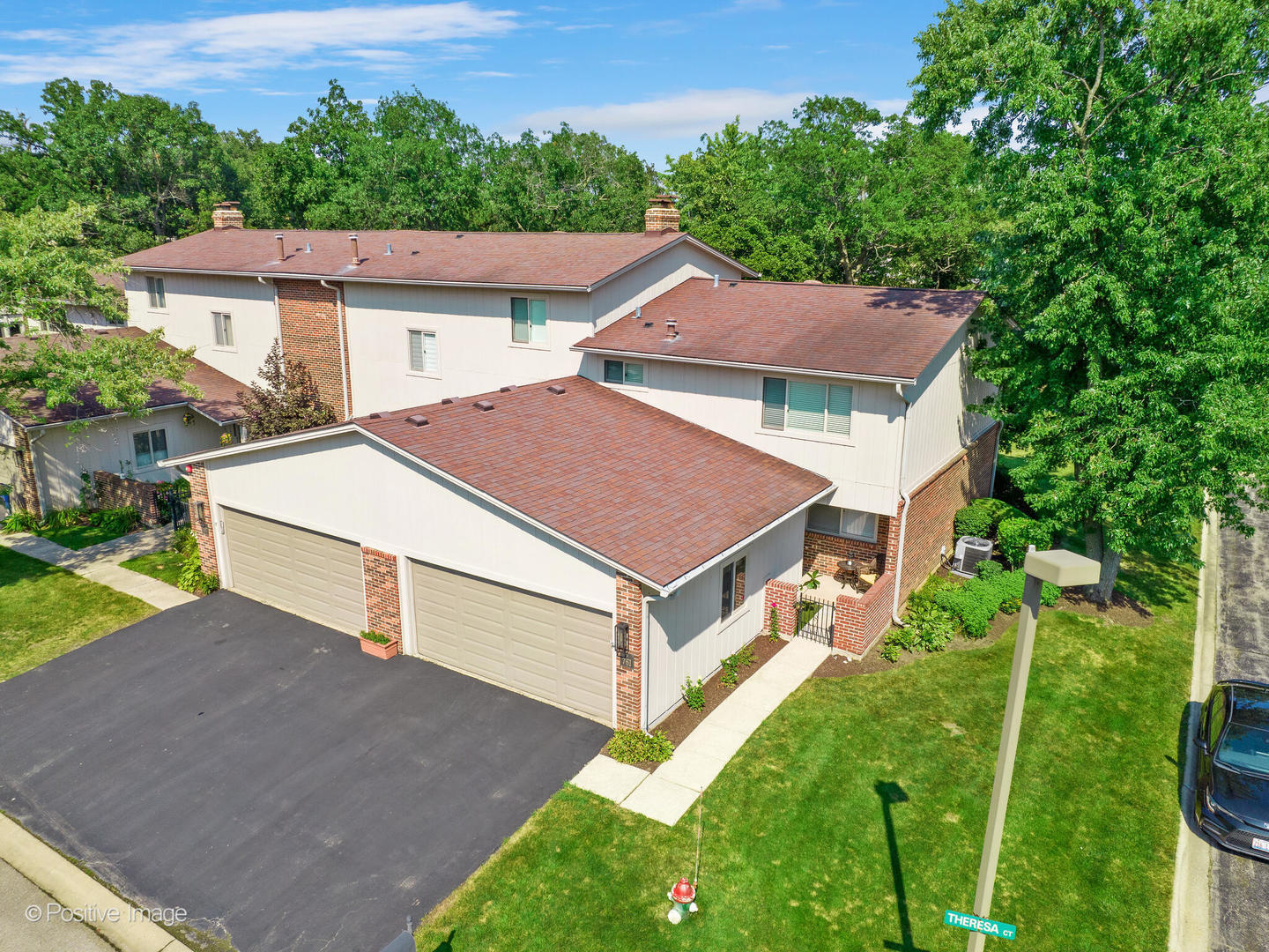 2S761 THERESA Court #761, Oak Brook, IL 60523