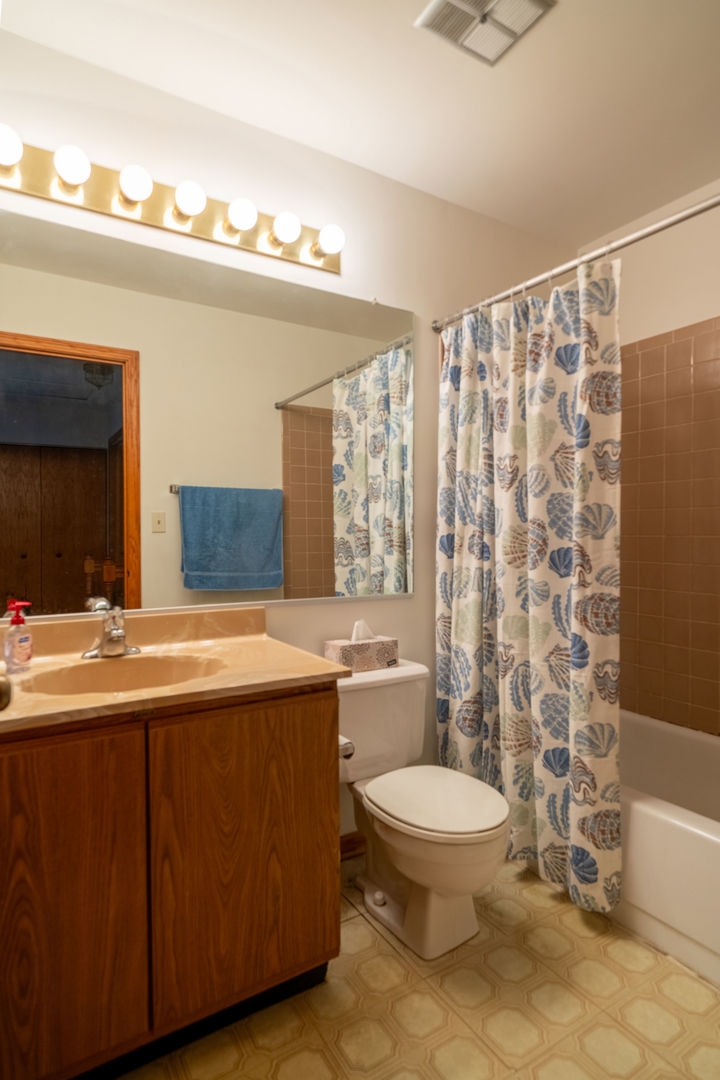271 S WESTERN Avenue, Bartlett, IL 60103