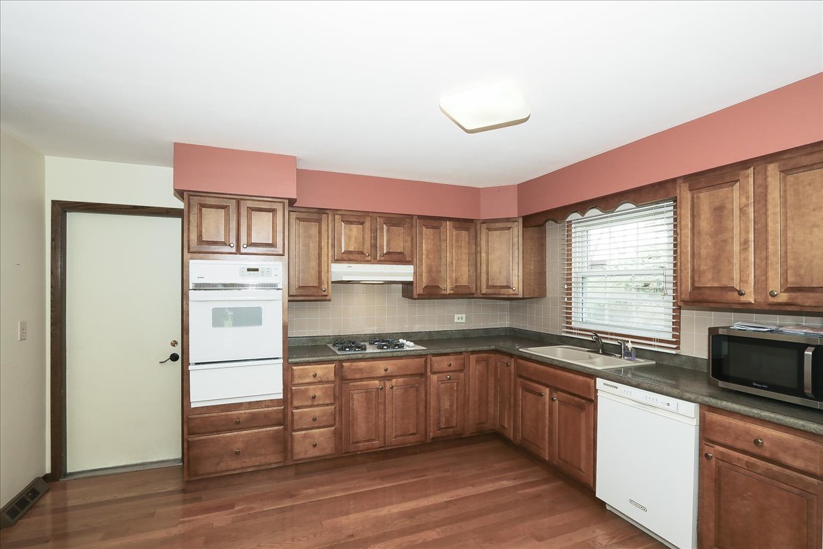 416 W NORTH Avenue, Bartlett, IL 60103