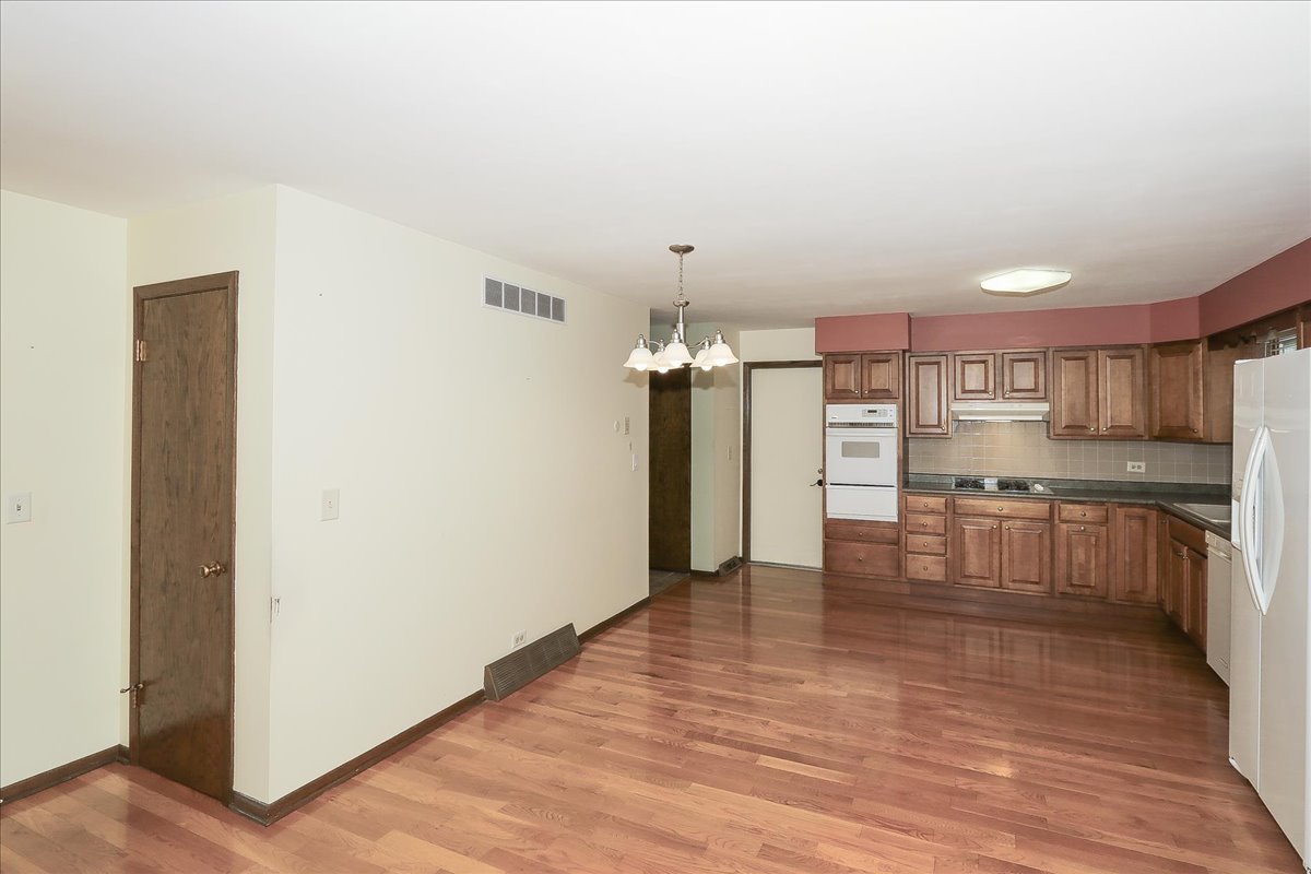 416 W NORTH Avenue, Bartlett, IL 60103