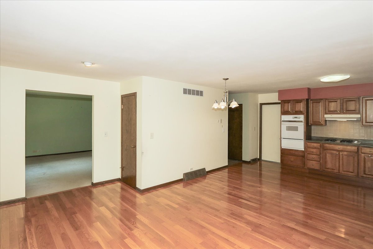 416 W NORTH Avenue, Bartlett, IL 60103