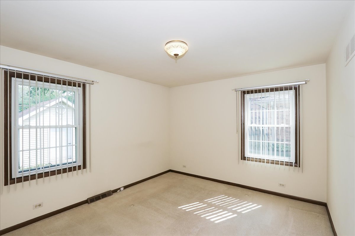 416 W NORTH Avenue, Bartlett, IL 60103