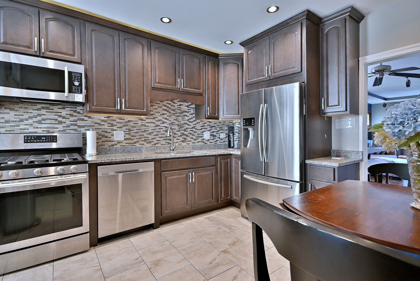 2321 N 75th Court, Elmwood Park, IL 60707