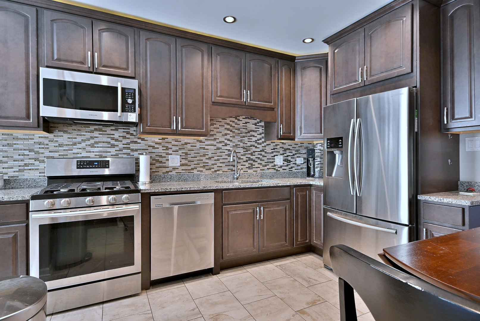 2321 N 75th Court, Elmwood Park, IL 60707