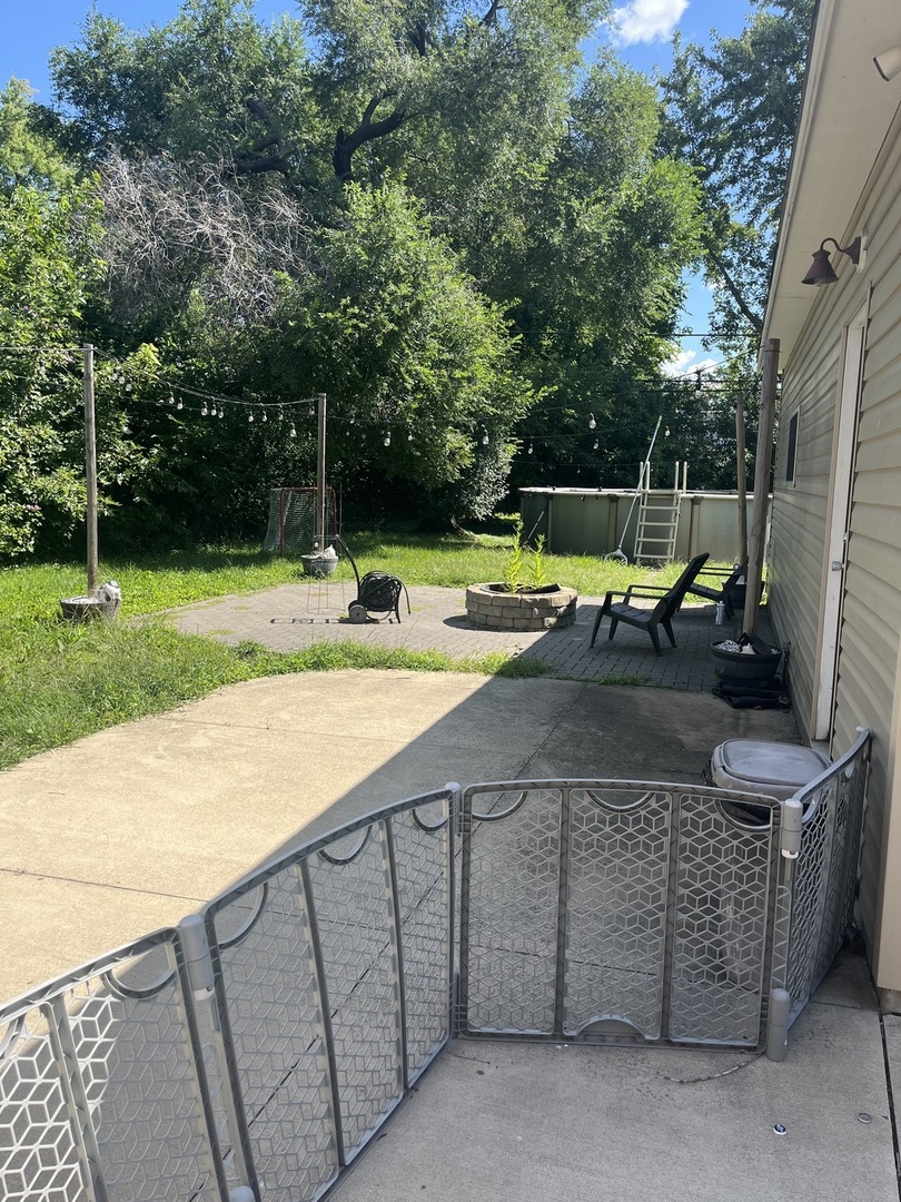 6825 la porte Court, Bridgeview, IL 60455