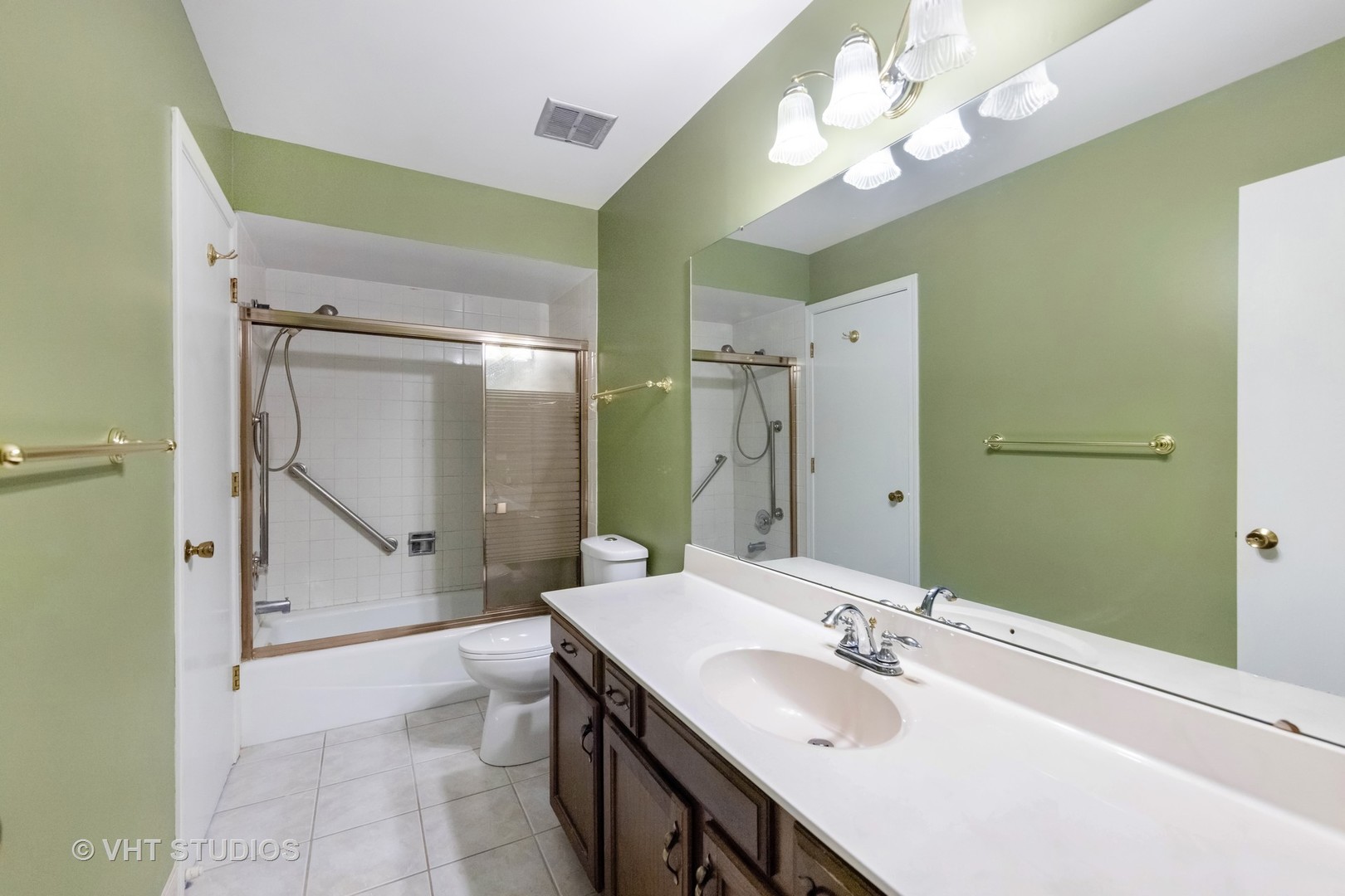 7769 Danbury Drive, Darien, IL 60561