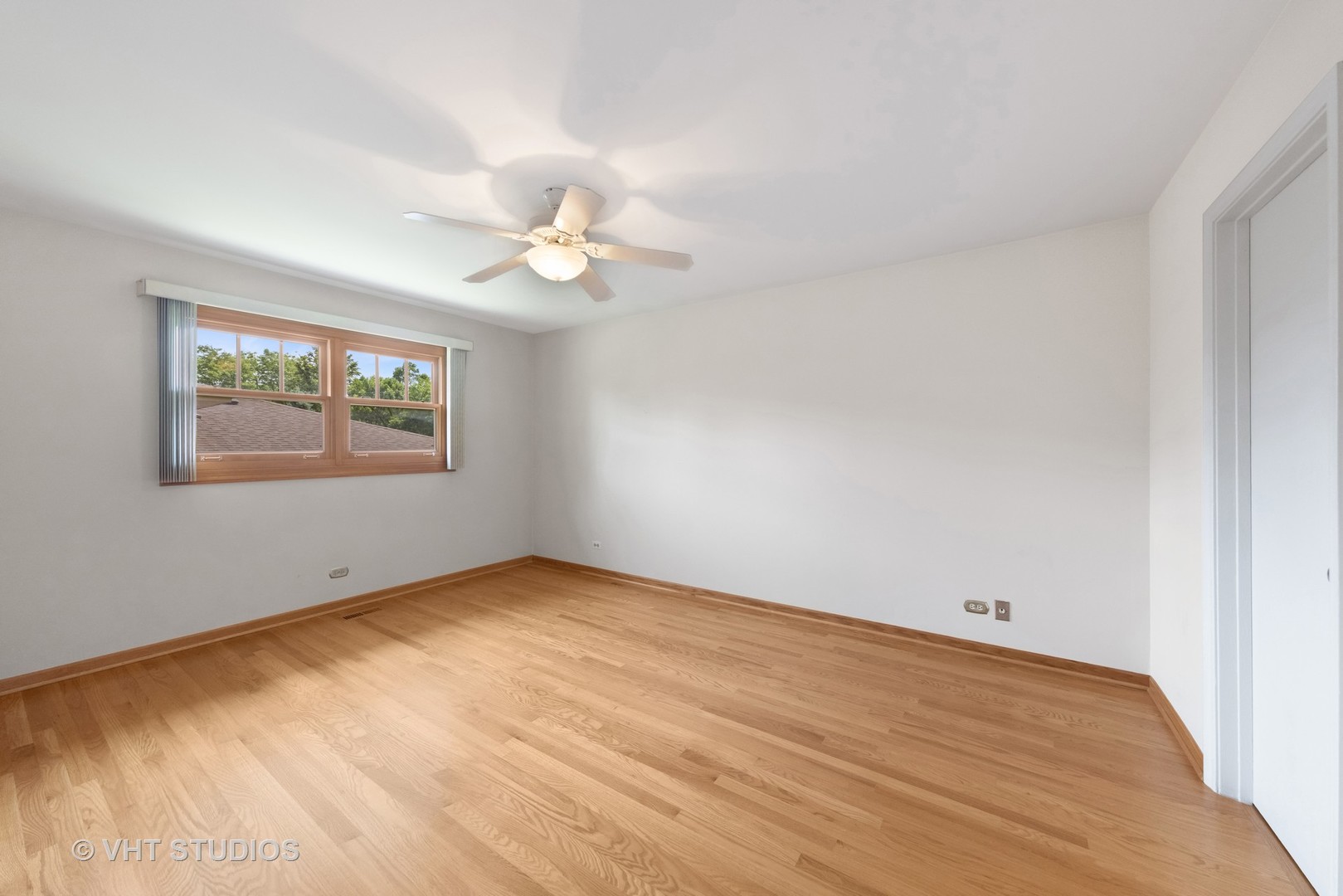7769 Danbury Drive, Darien, IL 60561