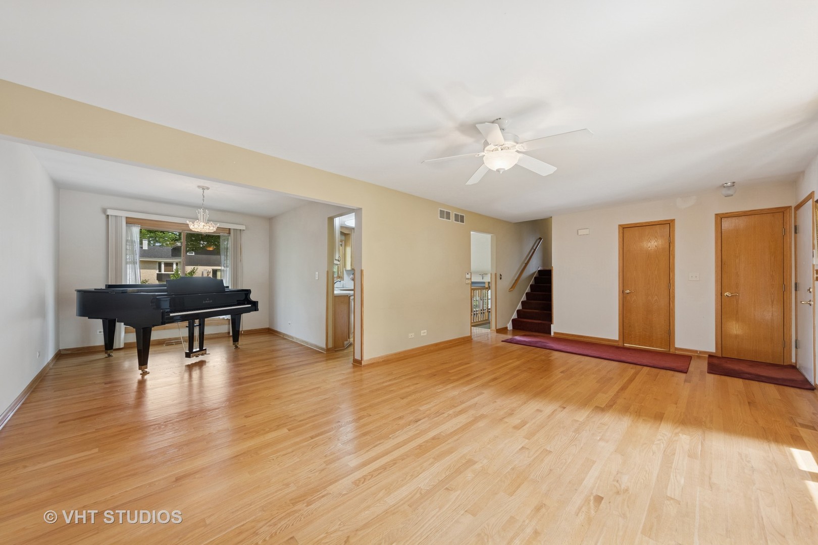 7769 Danbury Drive, Darien, IL 60561