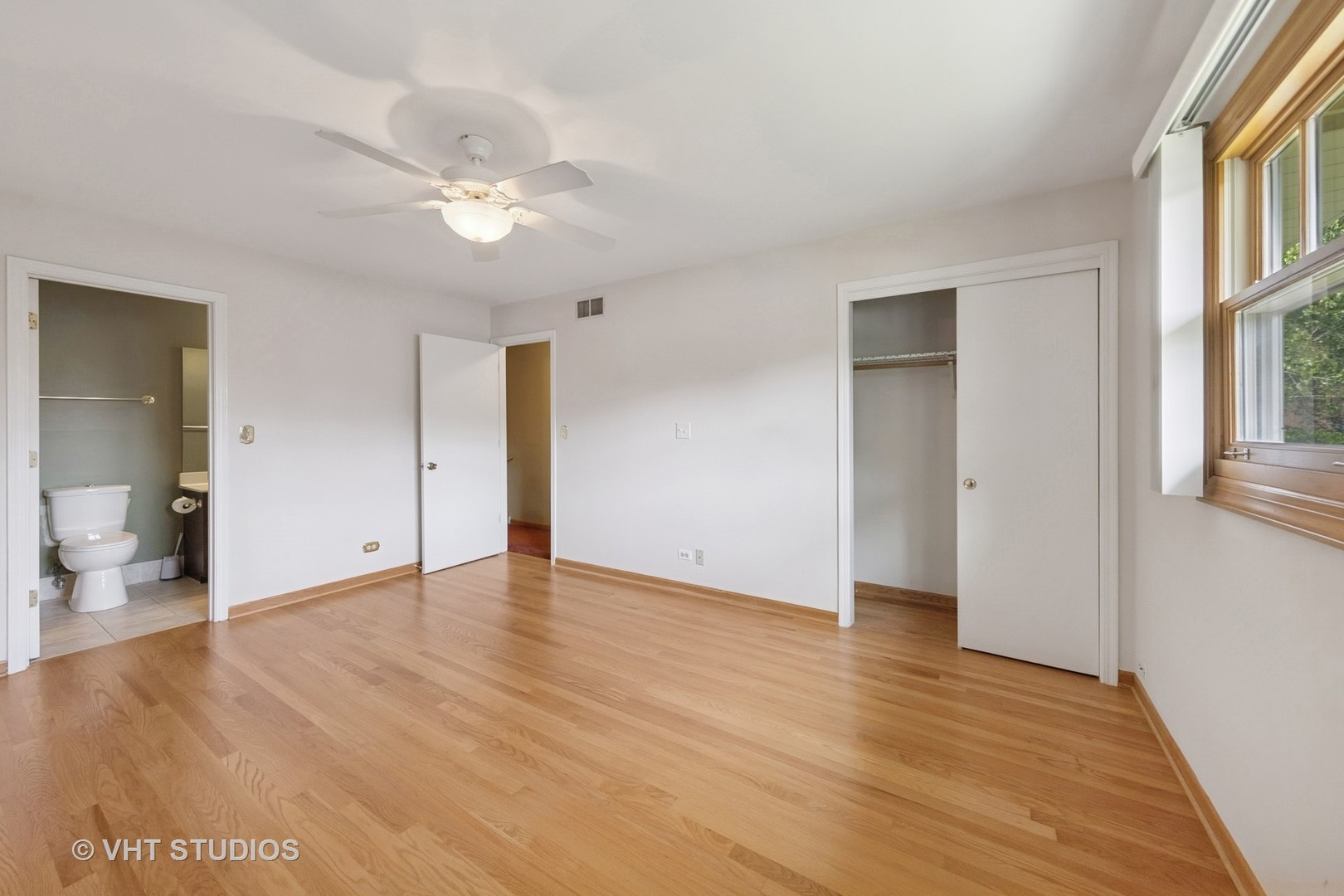 7769 Danbury Drive, Darien, IL 60561