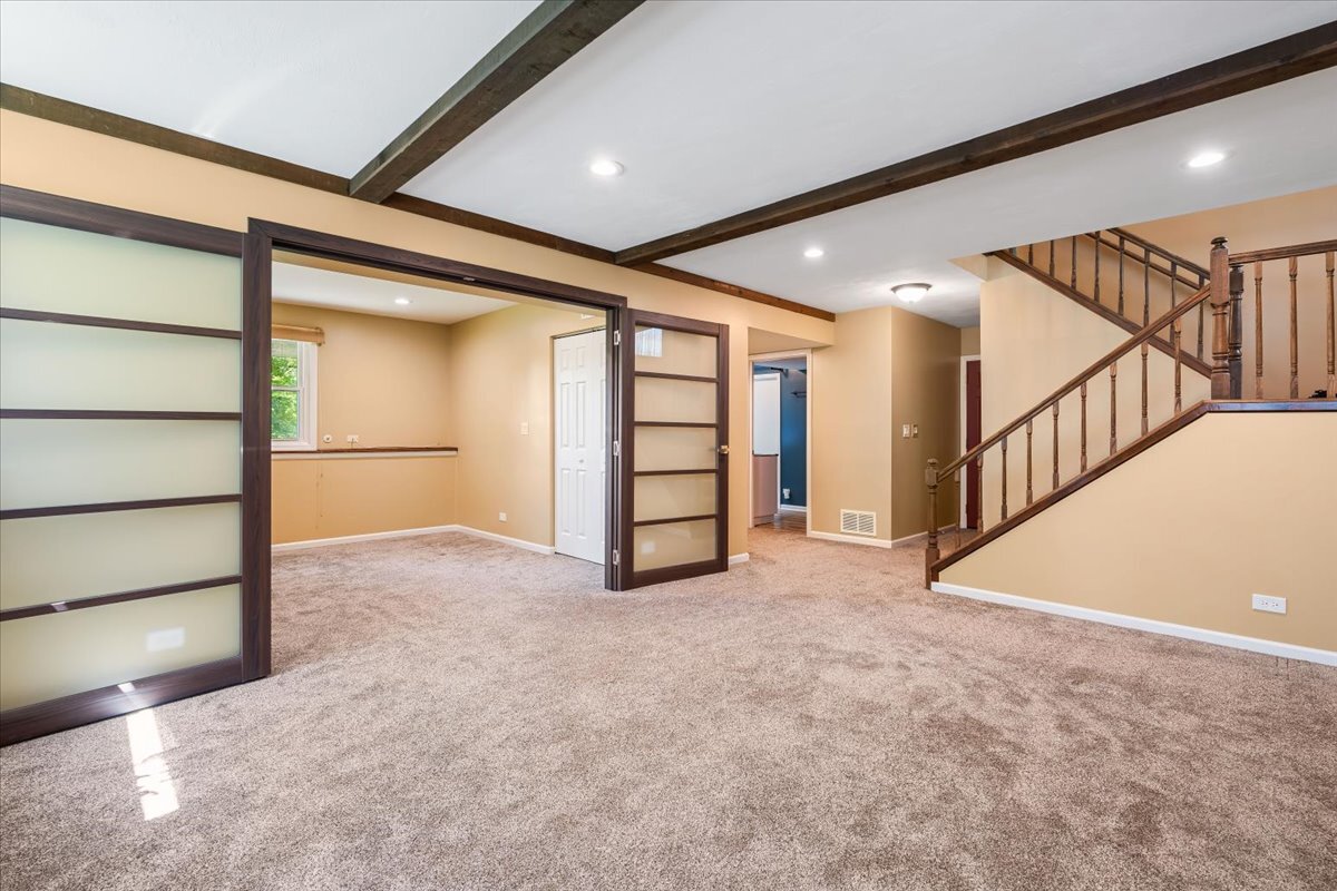 371 Larchmont Court, Naperville, IL 60565