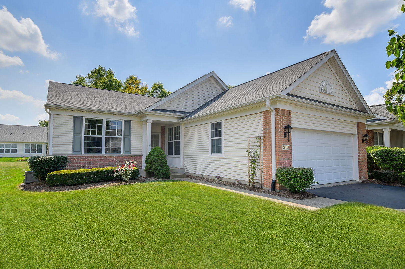 2525 Rolling Ridge, Elgin, IL 60124
