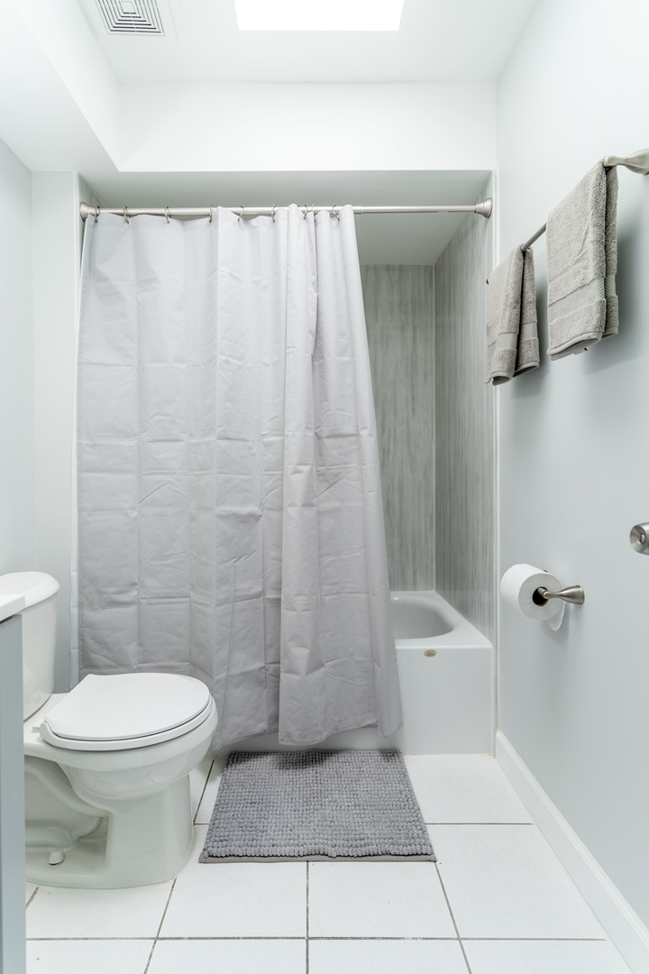 6154 W 63RD Street #3W, Chicago, IL 60638