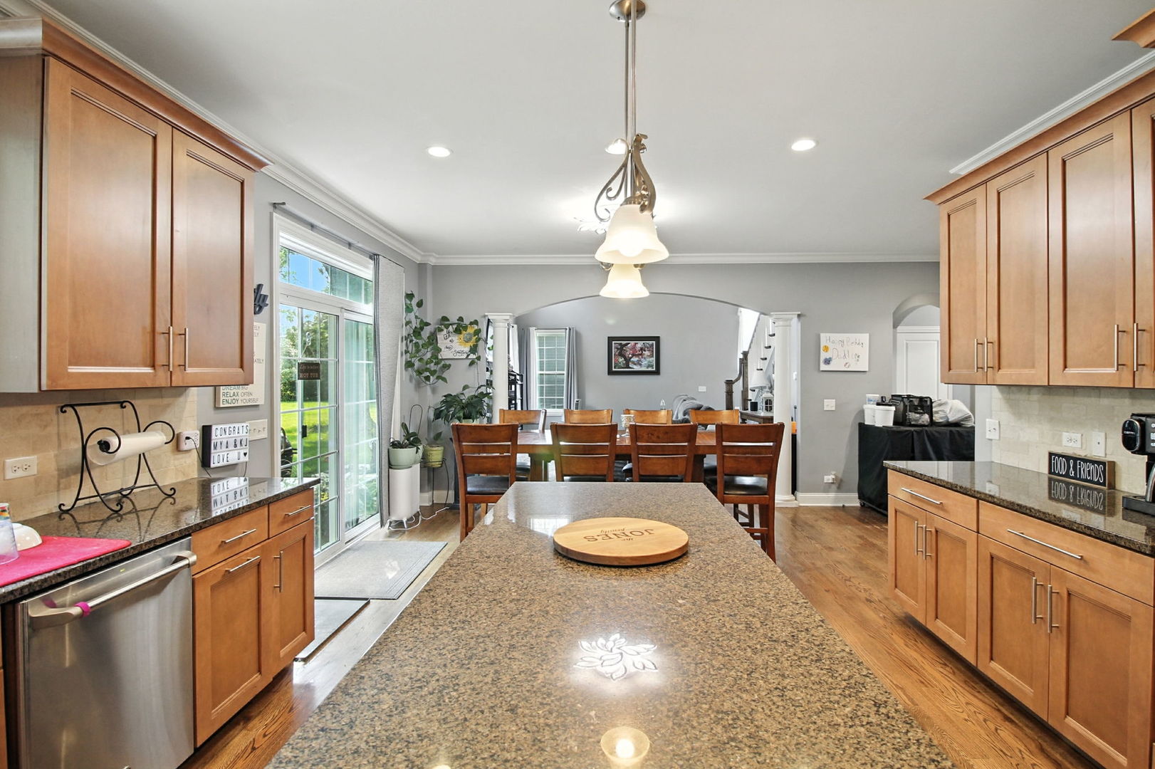 6613 Carl Court, Woodridge, IL 60517