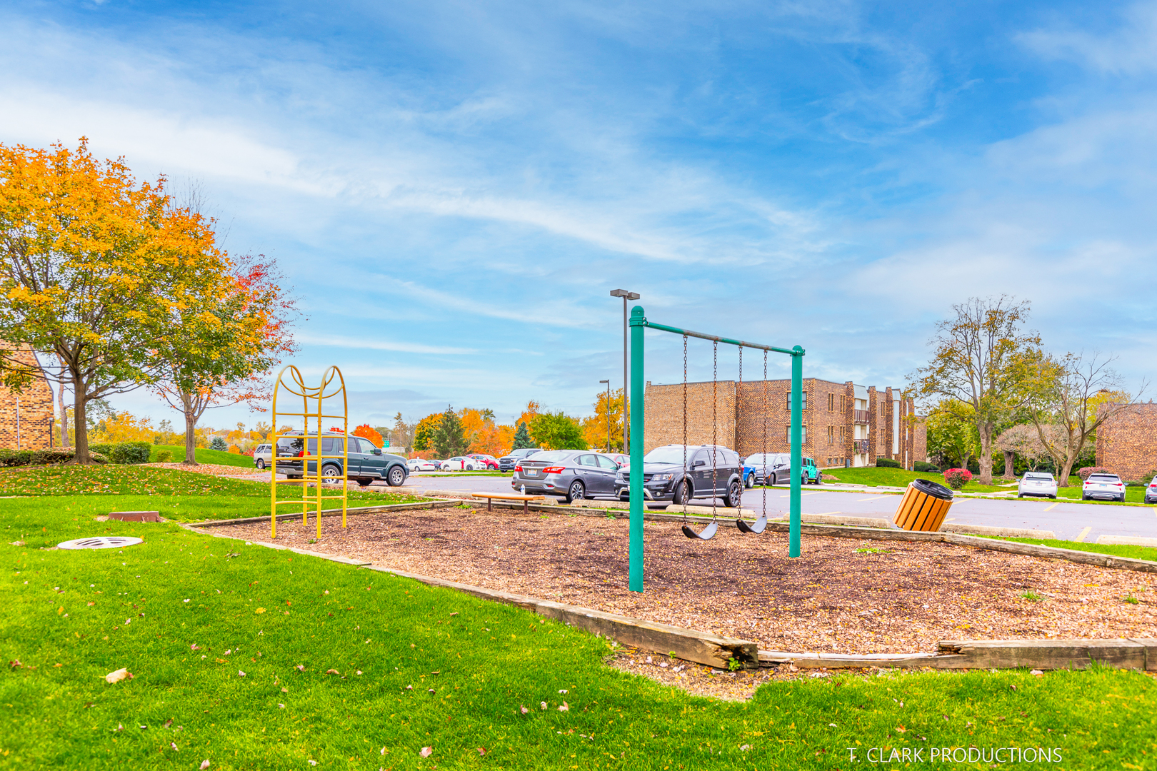 2218 COUNTRY CLUB Drive #21, Woodridge, IL 60517