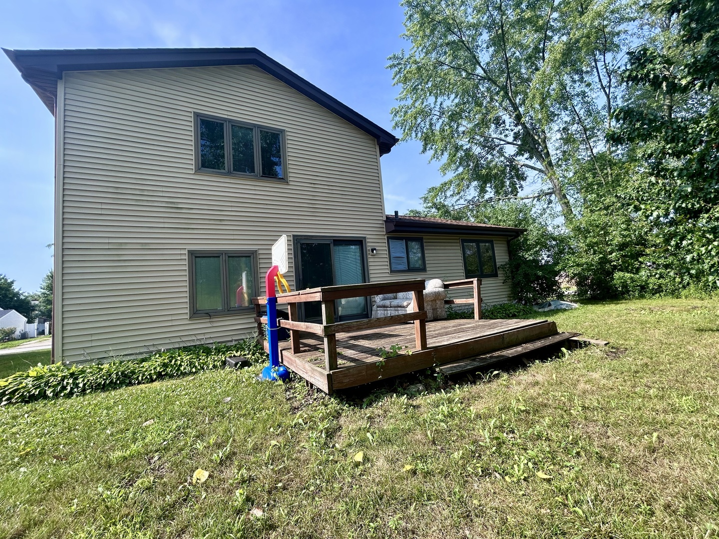 30W060 Hurlingham Drive, Warrenville, IL 60555