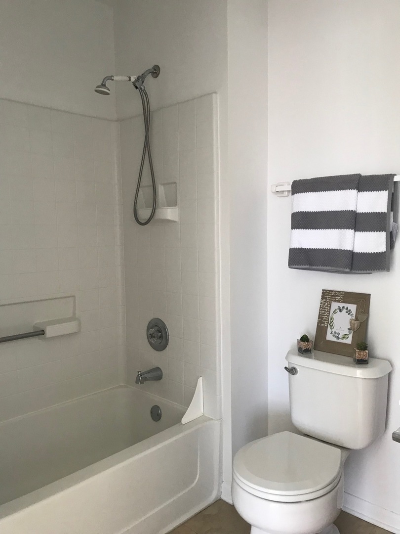 1098 Savoy Court, Elk Grove Village, IL 60007
