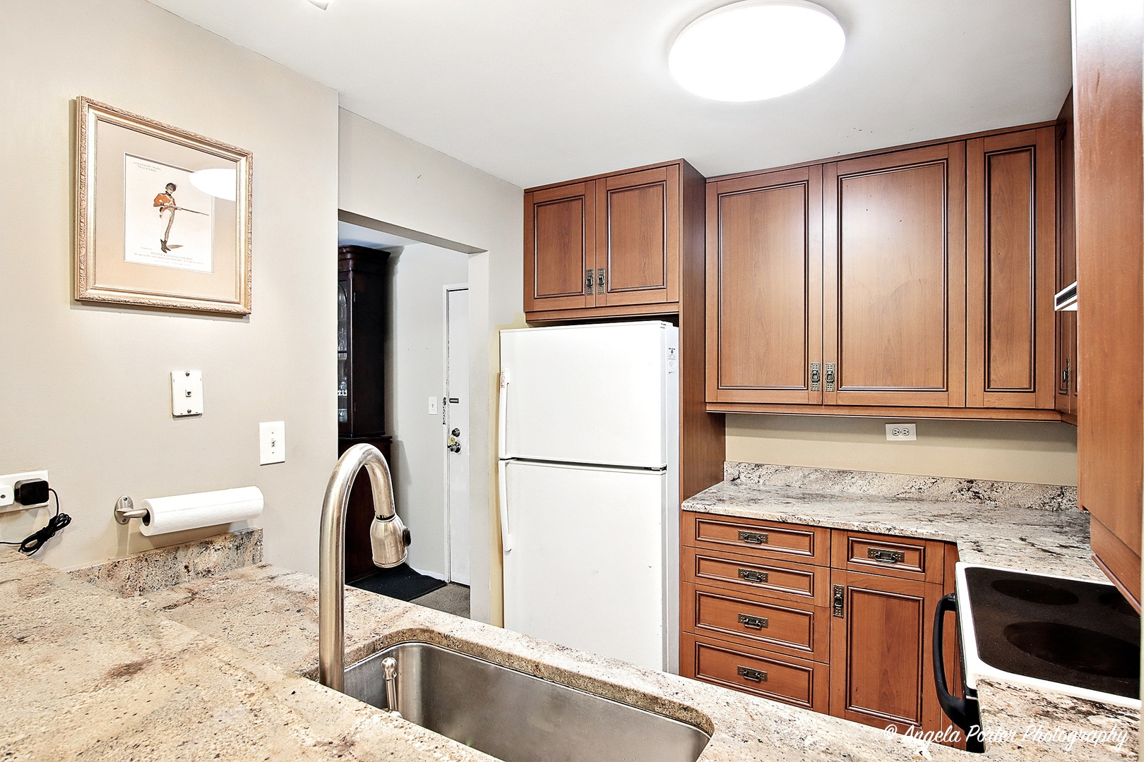 33661 N ROYAL OAK Lane #101, Grayslake, IL 60030