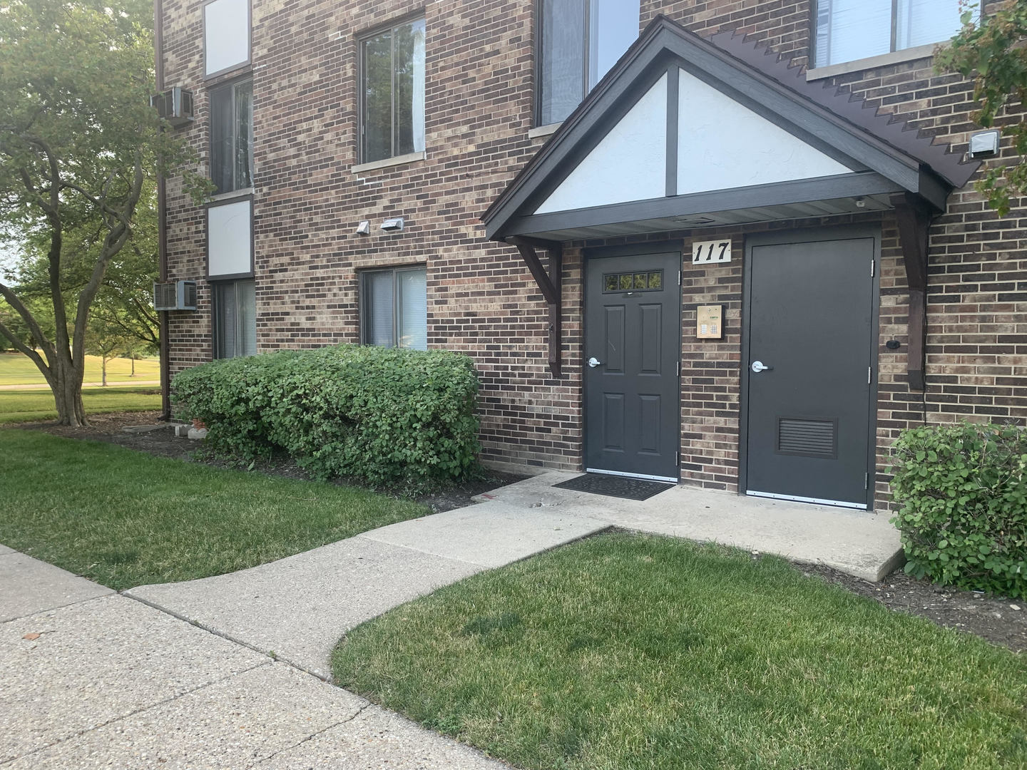 117 Gregory Street #18, Aurora, IL 60504