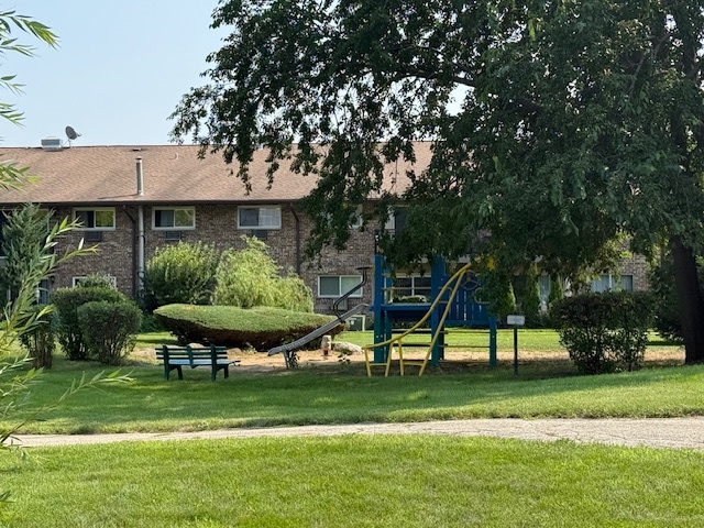 816 E Old Willow Road #116, Prospect Heights, IL 60070