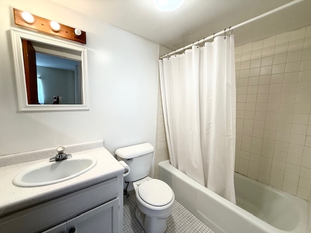 816 E Old Willow Road #116, Prospect Heights, IL 60070