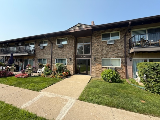 816 E Old Willow Road #116, Prospect Heights, IL 60070