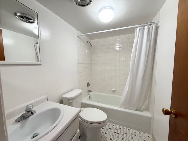 816 E Old Willow Road #116, Prospect Heights, IL 60070