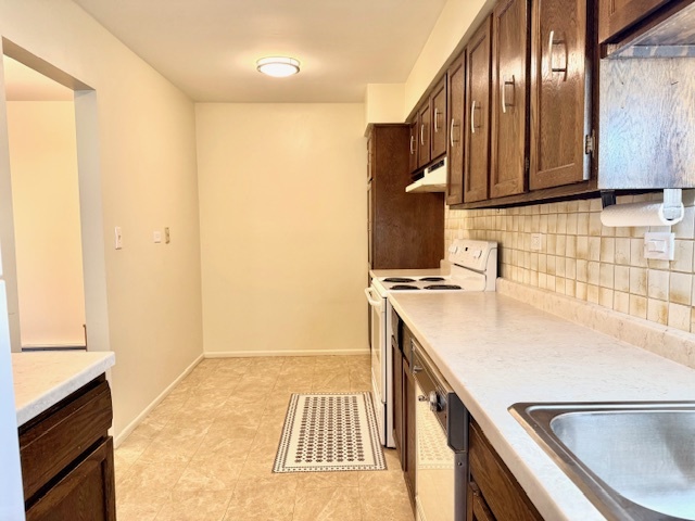 816 E Old Willow Road #116, Prospect Heights, IL 60070