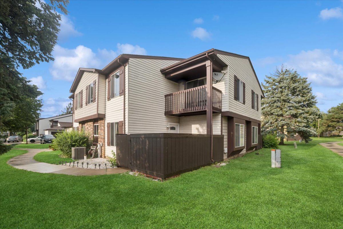 8P S Fernwood Drive, Bolingbrook, IL 60440