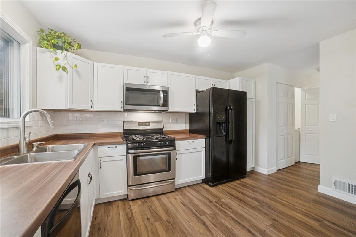8P S Fernwood Drive, Bolingbrook, IL 60440