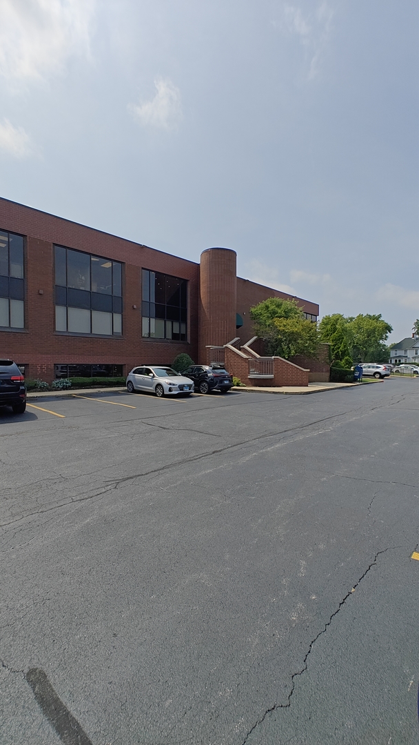 1845 E Rand Road, Arlington Heights, IL 60004
